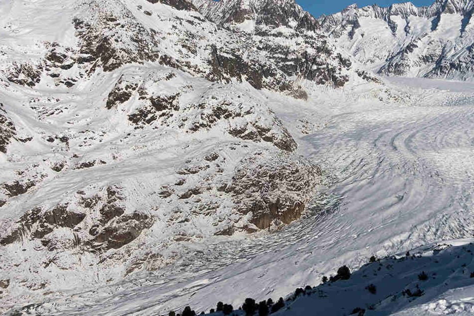 Weil in den Schweizer Alpen ein Gletscher-Abbruch droht, mussten 150 Menschen ihre Häuser verlassen.