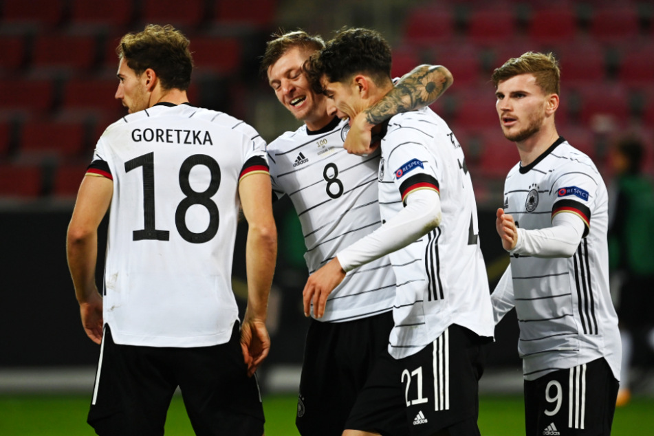 Von links: Leon Goretzka, Toni Kroos, Torschütze Kai Havertz und Timo Werner bejubeln das deutsche 2:2-Ausgleichstor.
