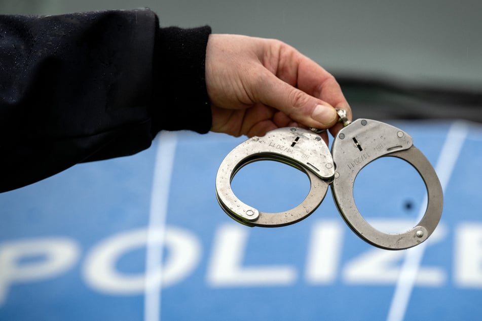 Messerattacke: Messerangriff an Neujahr: Drei Verdächtige in Düsseldorf geschnappt