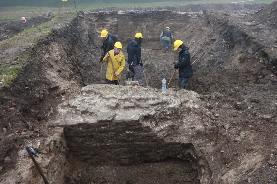 Im ehemaligen Kloster Himmelspforte haben Archäologen ihre Grabungen fortgesetzt.