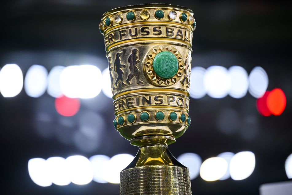 Alle träumen vom DFB-Pokal, doch nur eine Mannschaft kann am Ende der Sieger sein.