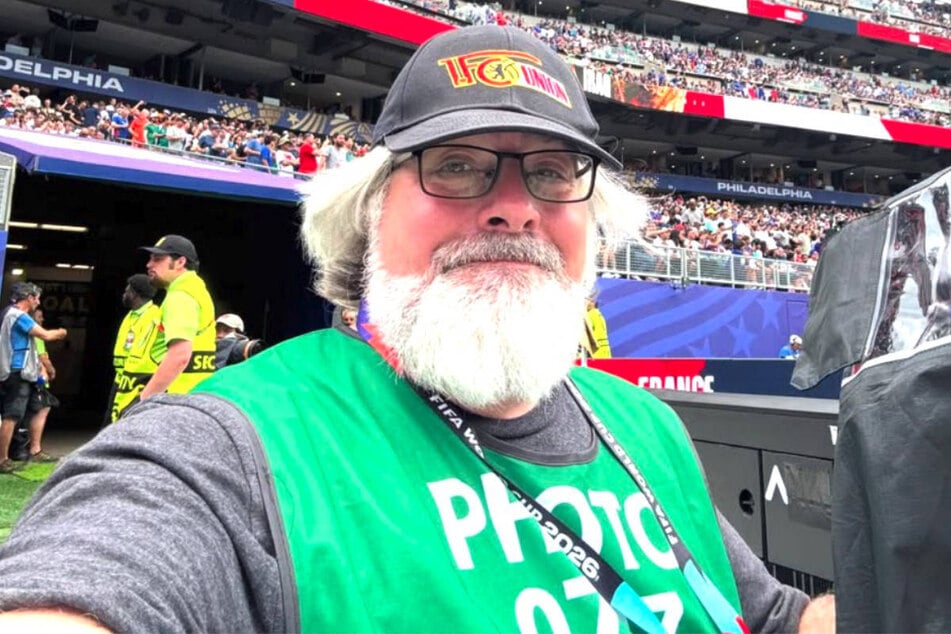 Der Pressefotograf Scott W. Coleman hat während der WM immer wieder ein Basecap von Union Berlin getragen.
