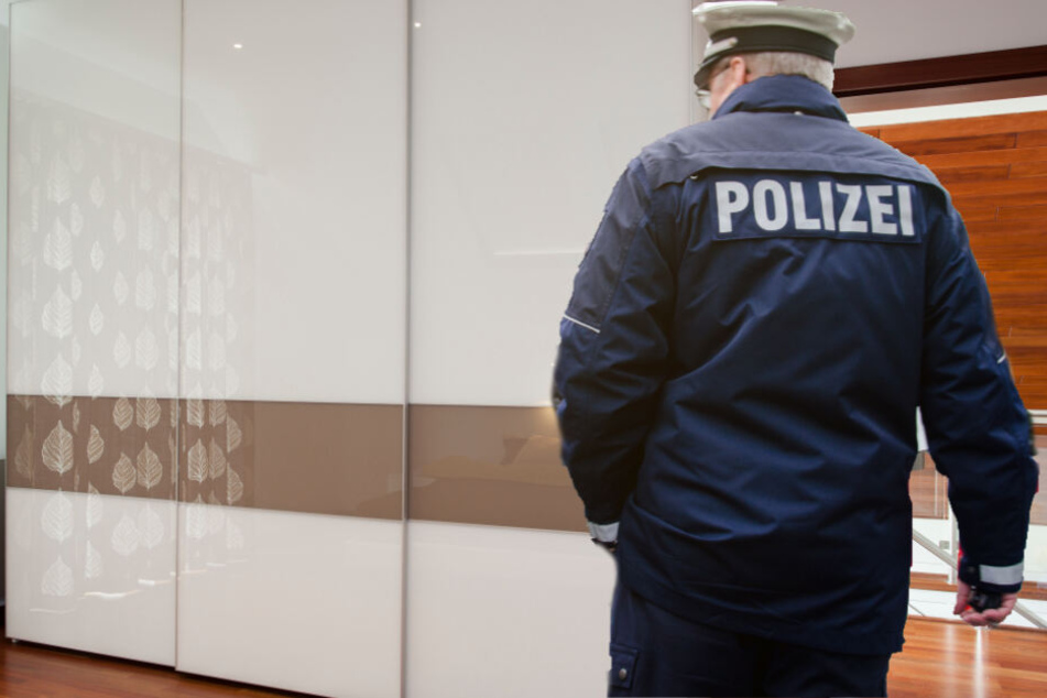 Die Polizei fand in einem Schrank den Jungen. (Symbolbild)