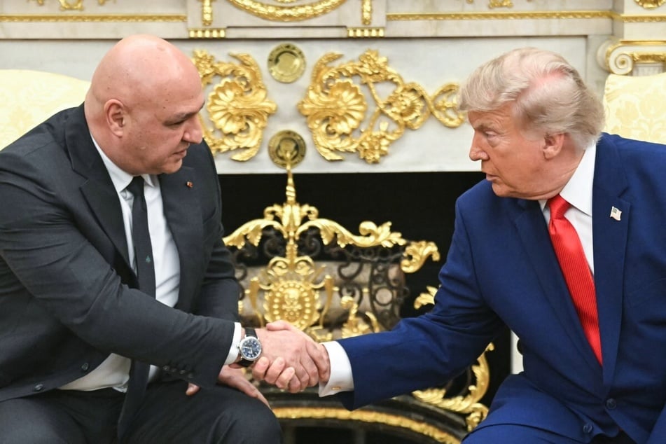 Trump vows to help Lebanon pursue peace with Israel as Auon visits White House