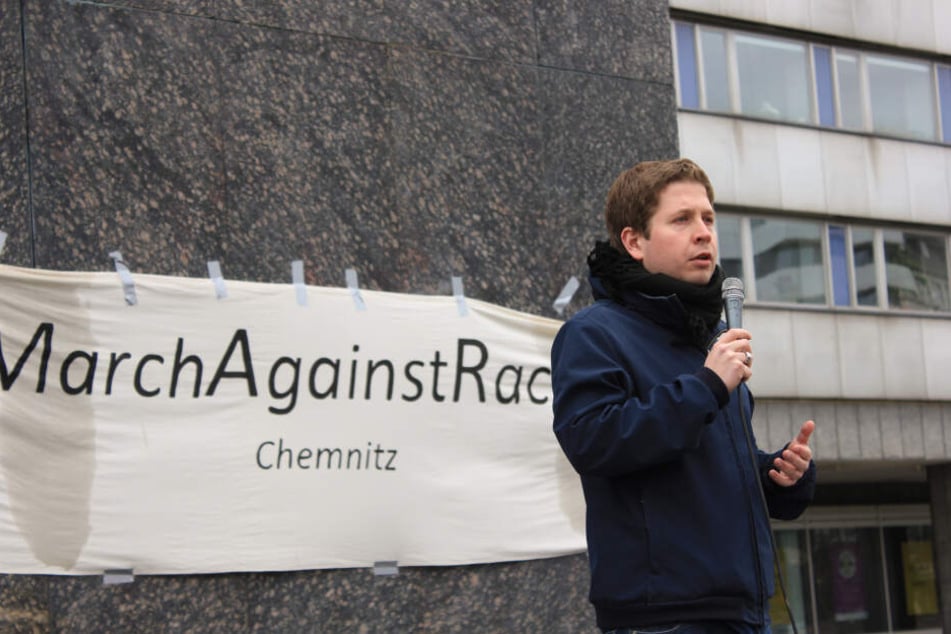 Der Juso-Vorsitzende Kevin Kühnert spricht bei der Demonstration "March Against Racism" am internationalen Aktionstag gegen Rassismus.