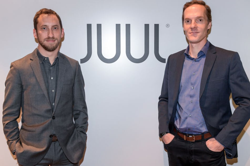 James Monsees (l) und Adam Bowen, Gründer des E-Zigaretten-Herstellers "Juul", die es seit 2018 auch in Deutschland gibt.