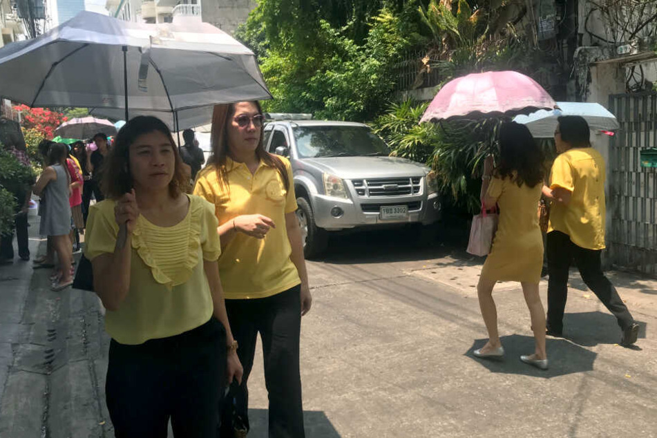 Bis Ende Juli sollen Thailänder gelbe Kleidung tragen.