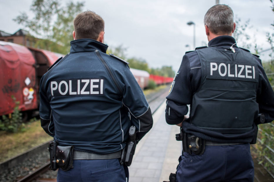 Am Bahnhof Flörsheim wurde die 19-Jährige von Beamten in Empfang genommen (Symbolfoto).