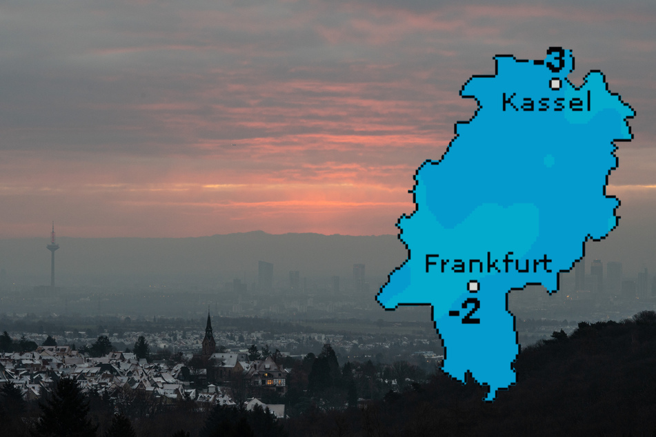 Dichter Hochnebel und Wolken liegen bei Sonnenaufgang über der Skyline von Frankfurt am Main. In der letzten Januar-Woche kann es gebietsweise wieder zu Nebel und Sprühregen kommen.