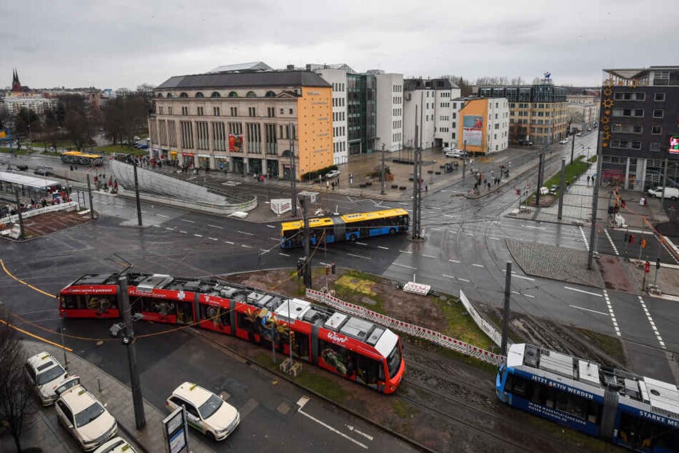 Die Arbeiten am Gleiskreuz Bahnhofstraße sind abgeschlossen. Der Verkehr rollt wieder.