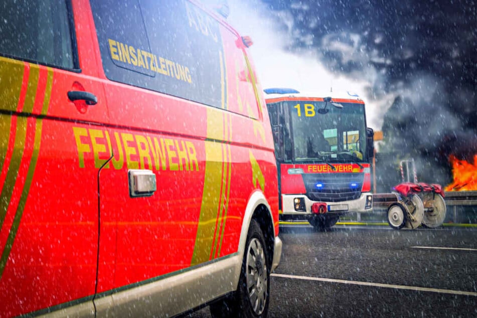 Die Feuerwehr ist mit 80 Kräften vor Ort. (Symbolbild)