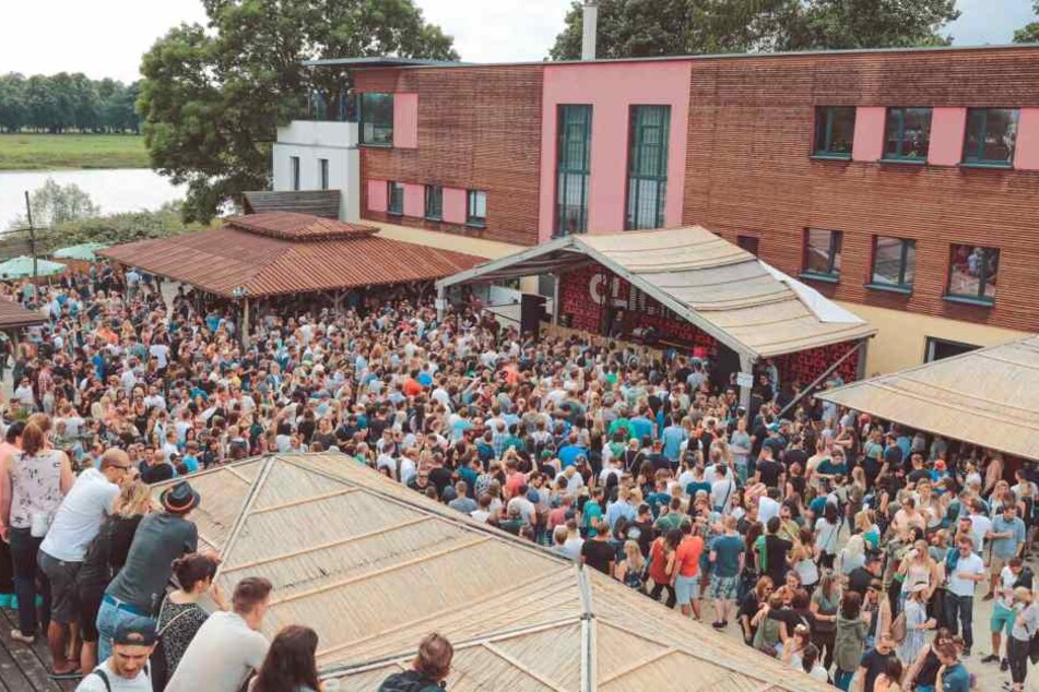 Das Dresdner Click Clack findet schon seit 11 Jahren am Citybeach an der Elbe statt.