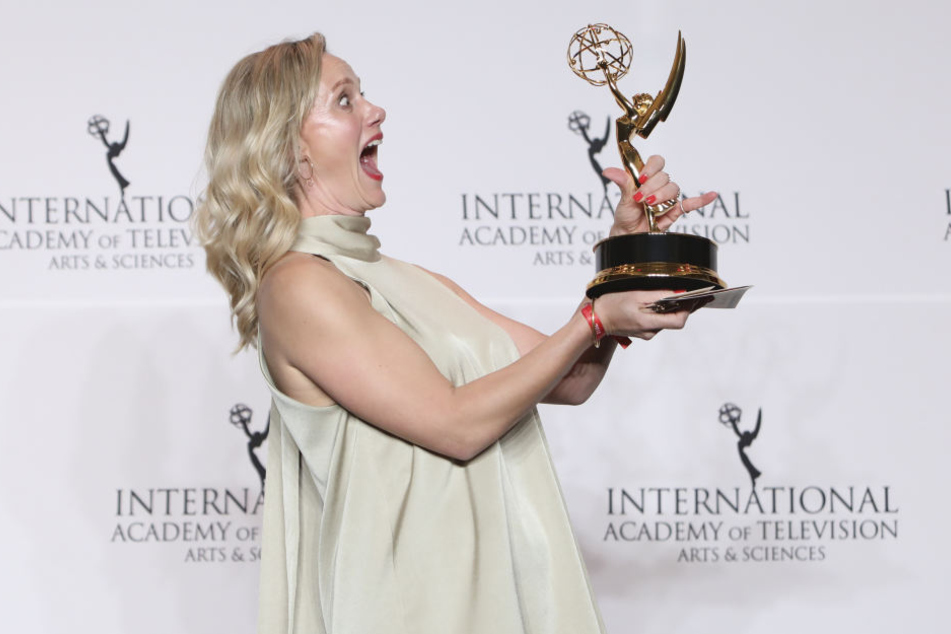 Anna Schudt freute sich riesig über den Emmy.