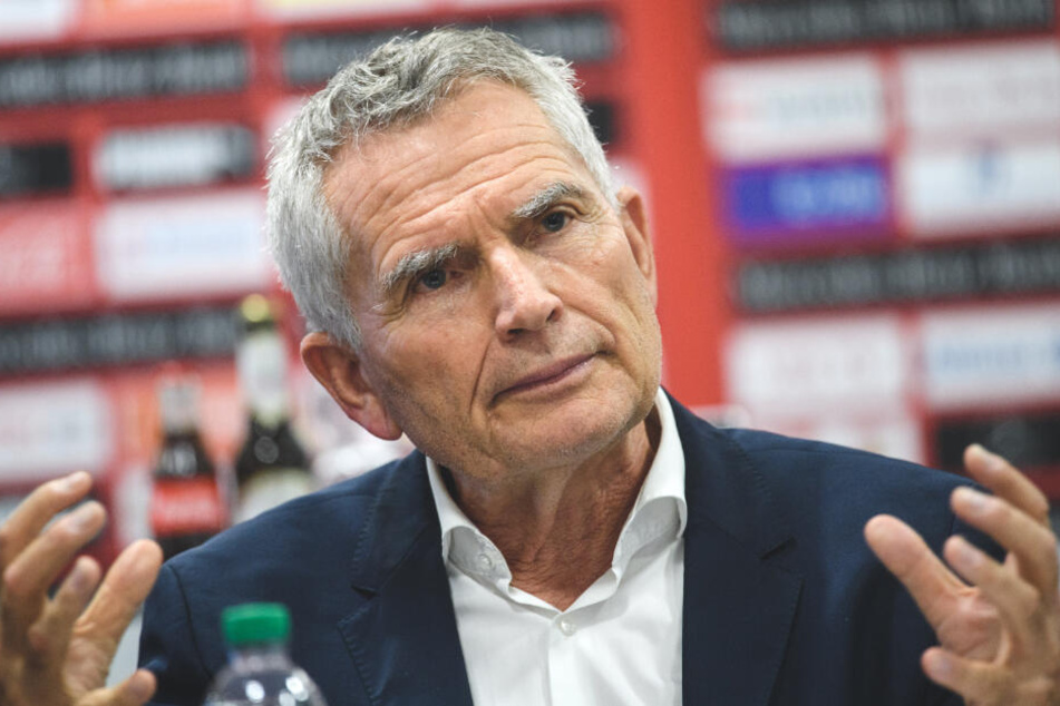 Oettinge rist mit Ex-VfB-Präsident Wolfgang Dietrich lose befreundet.