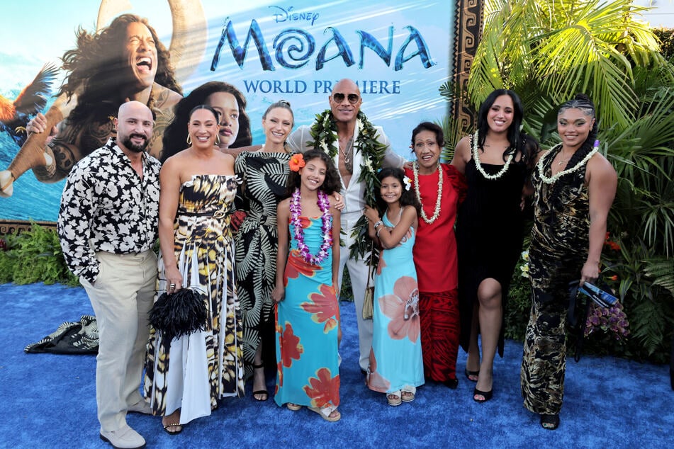 Dwayne Johnson (54) celebrated the premiere of Moana with his entire family. 