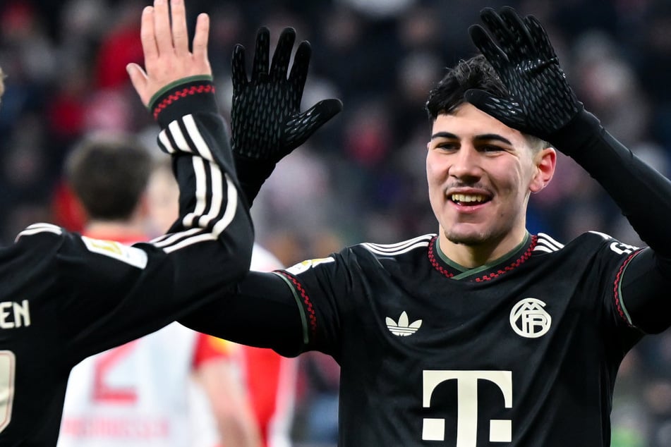 Bis 2028 ist er bei den Bayern, doch zum Einsatz kommt der peruanische Nationalspieler Felipe Chávez (19) vorerst in Magdeburg.