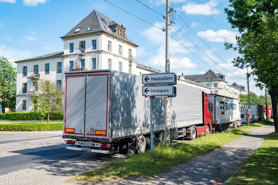 Sanitäre Einrichtungen für die Brummifahrer wären am Zollamt in der Stauffenbergallee dringend nötig.