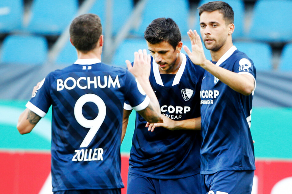 Milos Pantovic (r.), Simon Zoller (l.) und Kapitän Anthony Losilla könnten mit dem VfL Bochum oben angreifen.