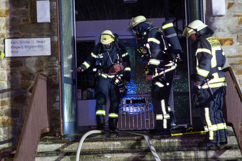 Circa 50 Einsatzkräfte der Feuerwehr bekämpften die Flammen.