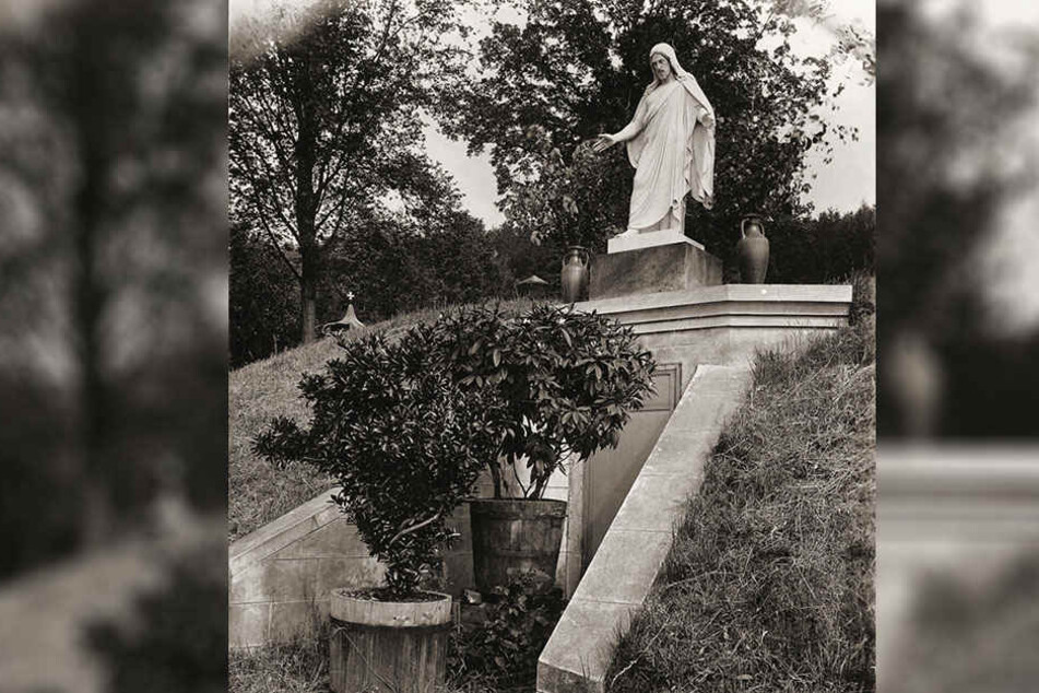 Diese Christus-Figur stand lange auf dem Margongelände im Müglitztal. Kunz stiftete sie der Gemeinde für den Weesensteiner Friedhof, wo er seine letzte Ruhe finden wird.