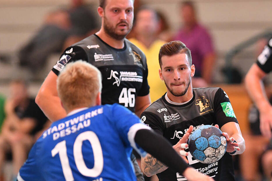 Marek Vanco (r.) im Angriff gegen seinen Ex-Verein.