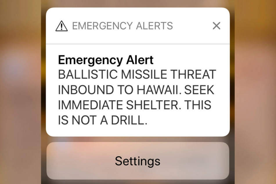 Der Screenshot zeigt einen Warnmeldung der Katastrophenschutzbehörde von Hawaii.