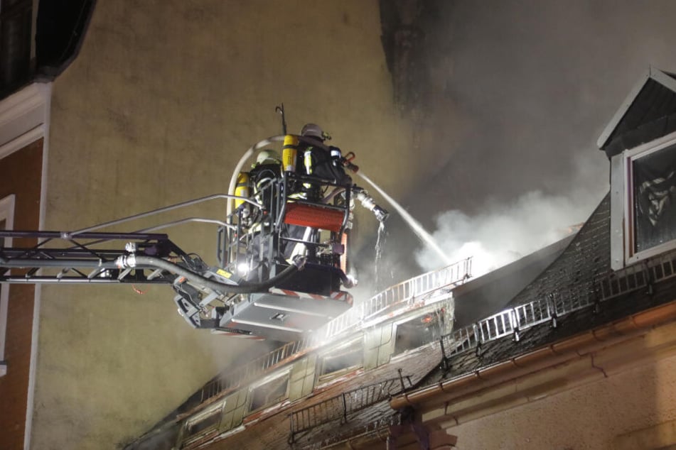 Vor dem Brandausbruch soll es einen lauten Knall gegeben haben.