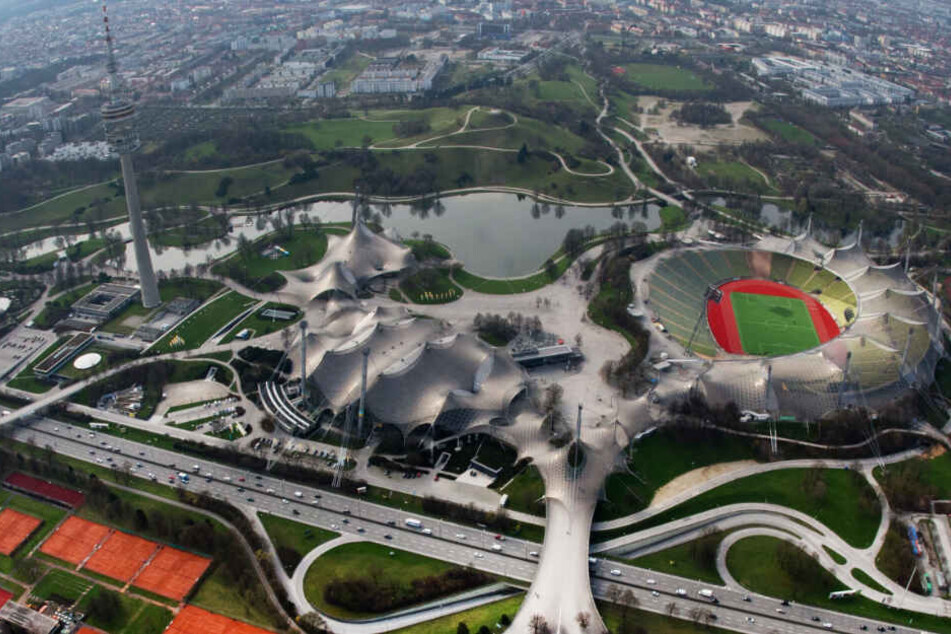 Der Olympiapark in München von oben.