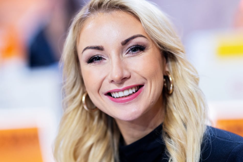 Sängerin Anna-Carina Woitschack (32, DSDS 2011) soll am Sonntag beim ZDF-Fernsehgarten auftreten.