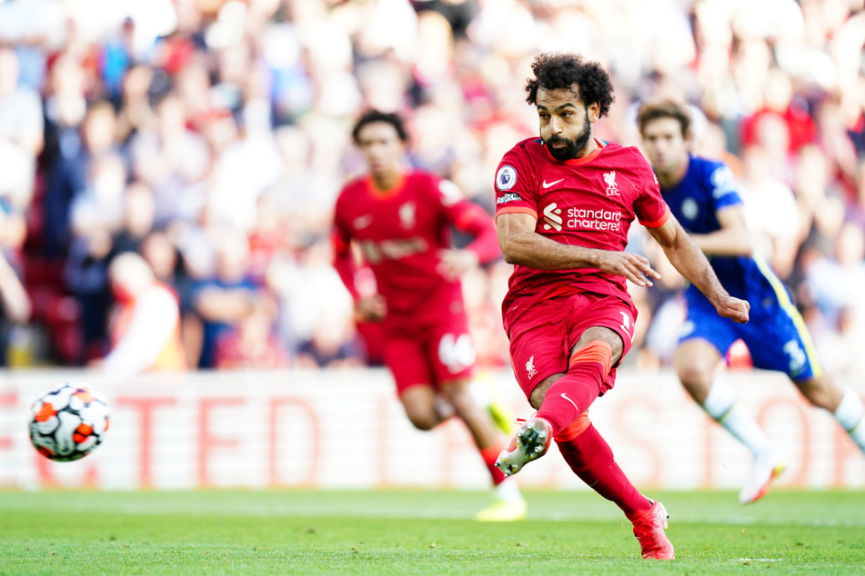 Mohamed Salah (v.) glich per Elfmeter zum 1:1 für den FC Liverpool aus.