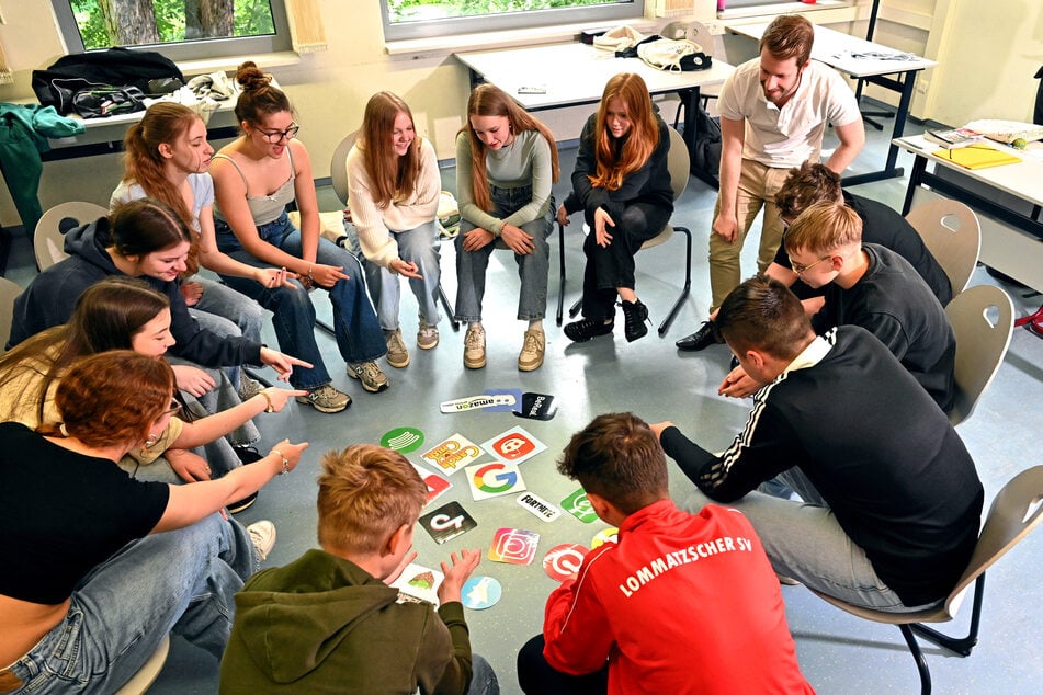 Am Nossener Geschwister-Scholl-Gymnasium klärte Buschmann jüngst über die Schattenseiten des zu hohen Medienkonsums auf.