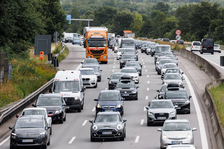 Auf den Autobahnen in Nordrhein-Westfalen könnte es in den kommenden Tagen voll werden.