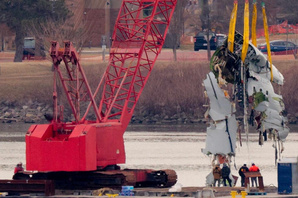 New findings released amid investigation of deadly collision between army helicopter and plane