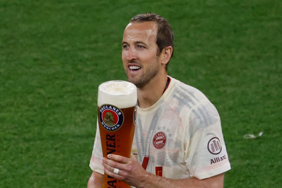 Darf nach dem Hoffenheim-Spiel – mit höchster Wahrscheinlichkeit – gleich nochmal einen Titel feiern: Bayerns Tor-Maschine Harry Kane (31).
