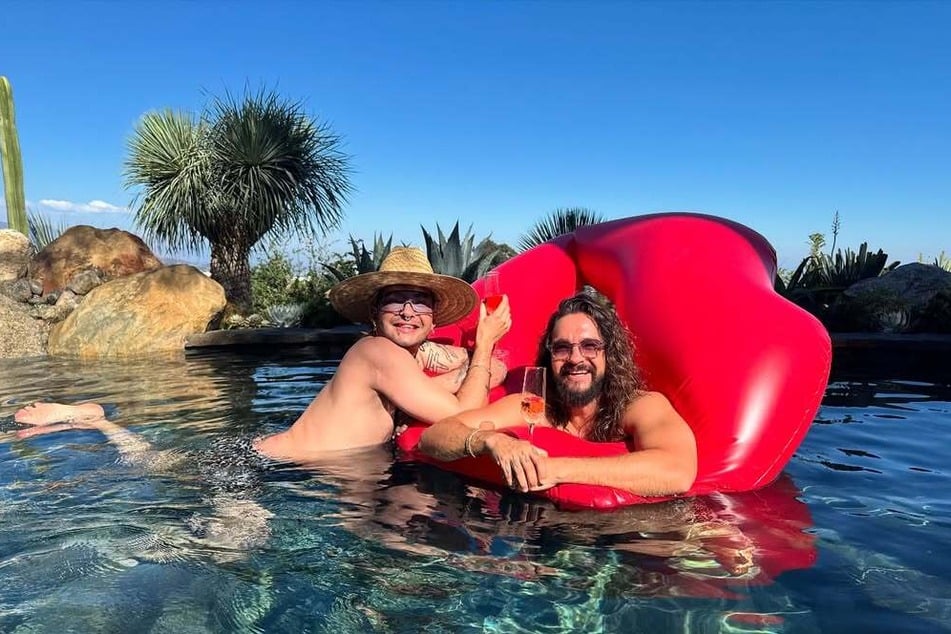 Heidi Klum (52) teilt einen süßen Schnappschuss von Bill und Tom (36).