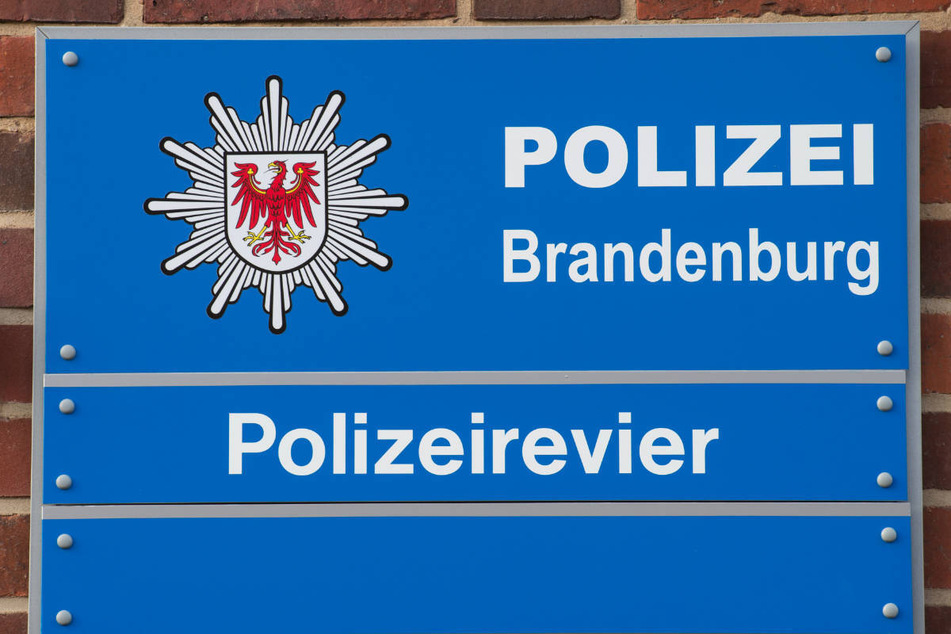 Die Beamten haben den 85 Jahre alten Mann in der Nacht zu Samstag auf der Straße aufgelesen und in einer beheizten Zelle auf einem Polizeirevier in Fürstenwalde untergebracht. (Symbolfoto)