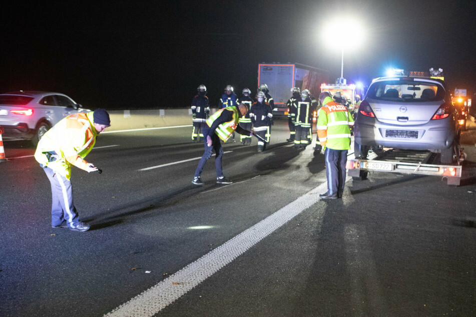 Unfall A9: Nach Panne von Auto erfasst: Schwerverletzter einfach auf Autobahn liegen gelassen
