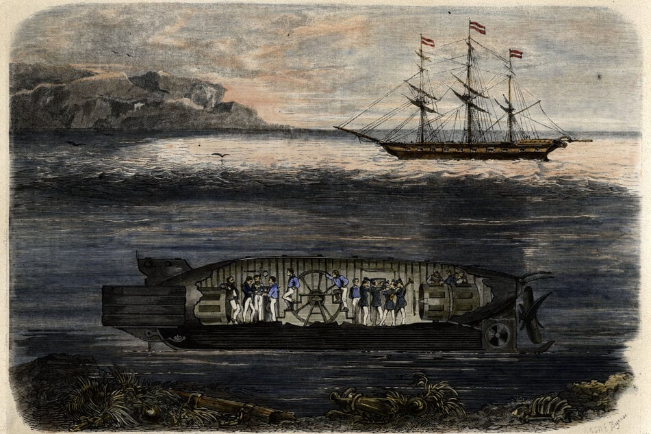 Die Russen wussten die deutsche Erfindung zu schätzen und finanzierten Wilhelms Bauers Idee. Der "Seeteufel" bot Platz für zwölf Personen und wurde ebenfalls mit Muskelkraft angetrieben. Über 130 Tauchgänge fanden vor St. Petersburg statt.