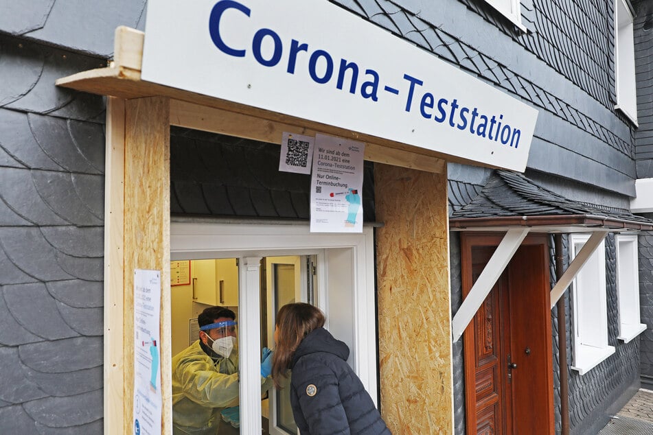 In Nordrhein-Westfalen gilt nur noch Bielefeld als Corona-Hotspot mit über 200 Neuinfektionen pro 100.000 Einwohner in sieben Tagen. (Symbolbild)