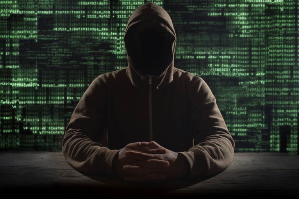 Die Polizei hat in Chemnitz vier mutmaßliche Internet-Betrüger festgenommen. (Symbolbild)