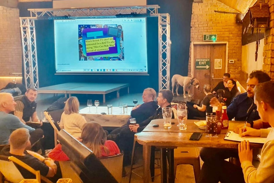 Nach drei Nächten: Konzertgäste verlassen eingeschneiten Pub