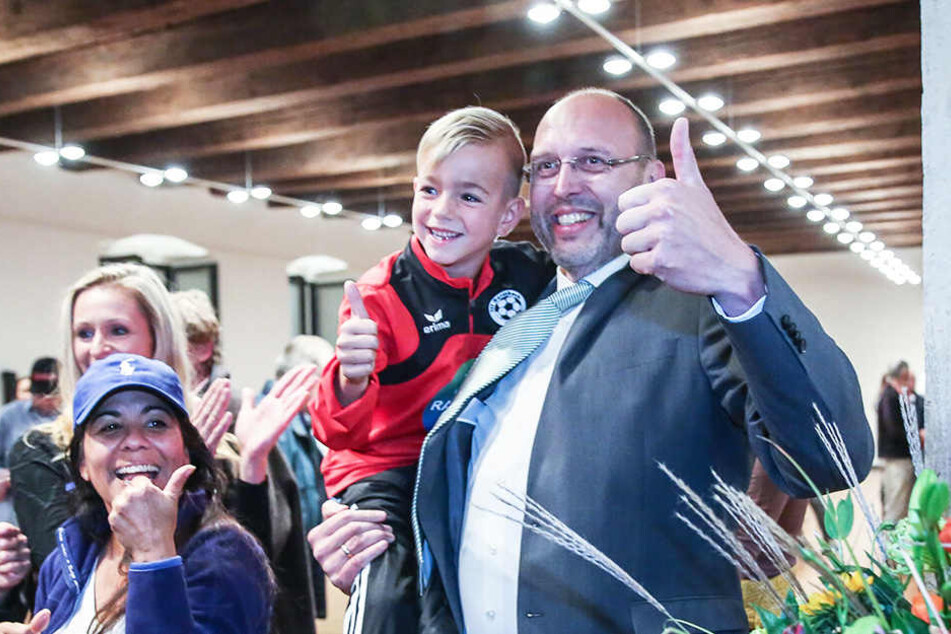 Die Stichwahl hat entschieden: Olaf Raschke (55, parteilos) bleibt OB von Meißen.
