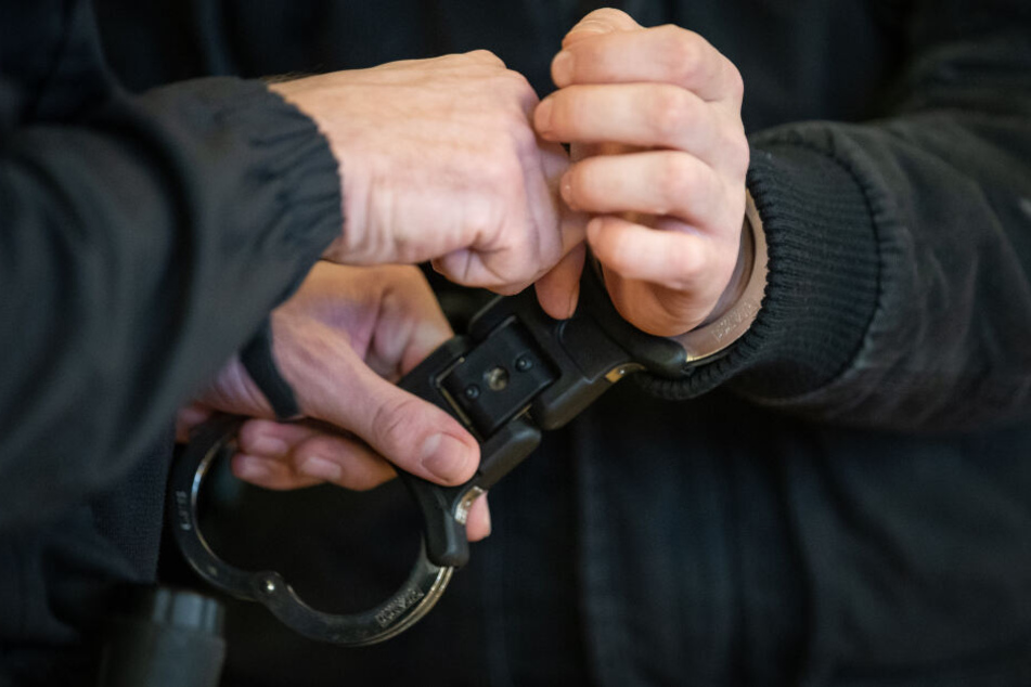 Am Ende klickten bei einem 24-Jährigen die Handschellen.