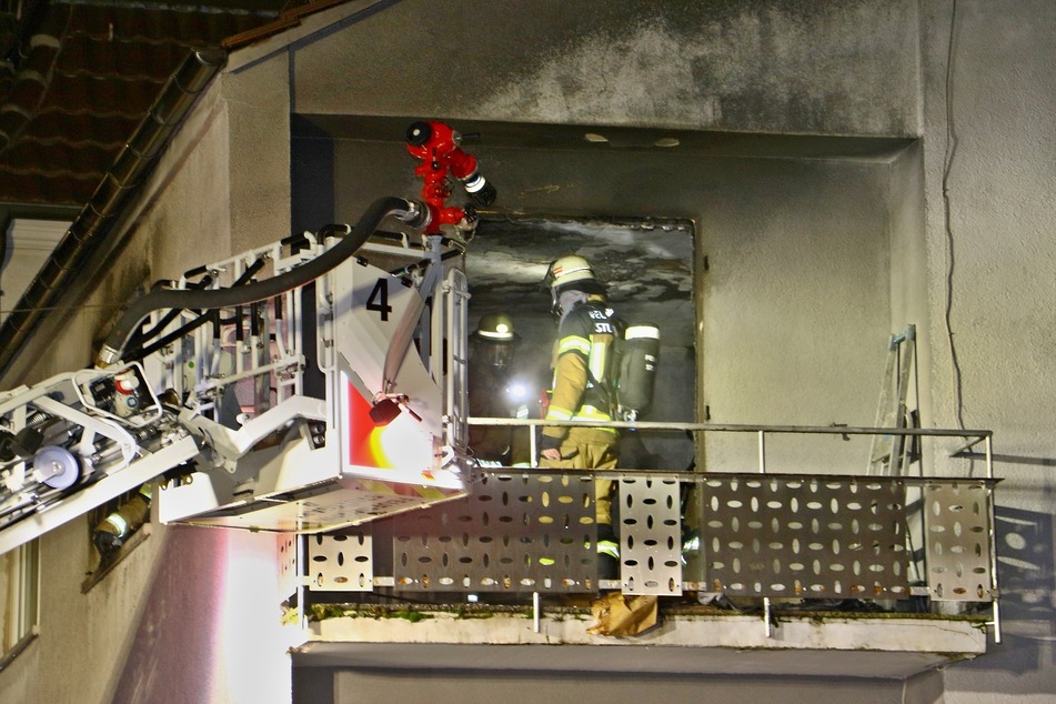 Eine völlig ausgebrannte Wohnung fanden die Rettungskräfte in Stuttgart-Zuffenhausen vor.