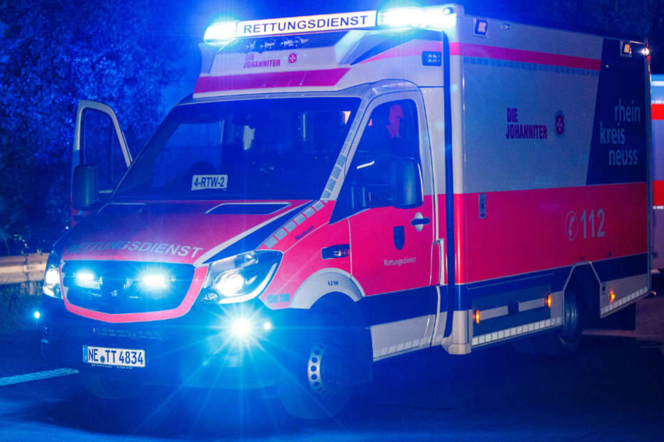 Zwei Personen sollen schwerverletzt ins Krankenhaus gebracht worden sein.