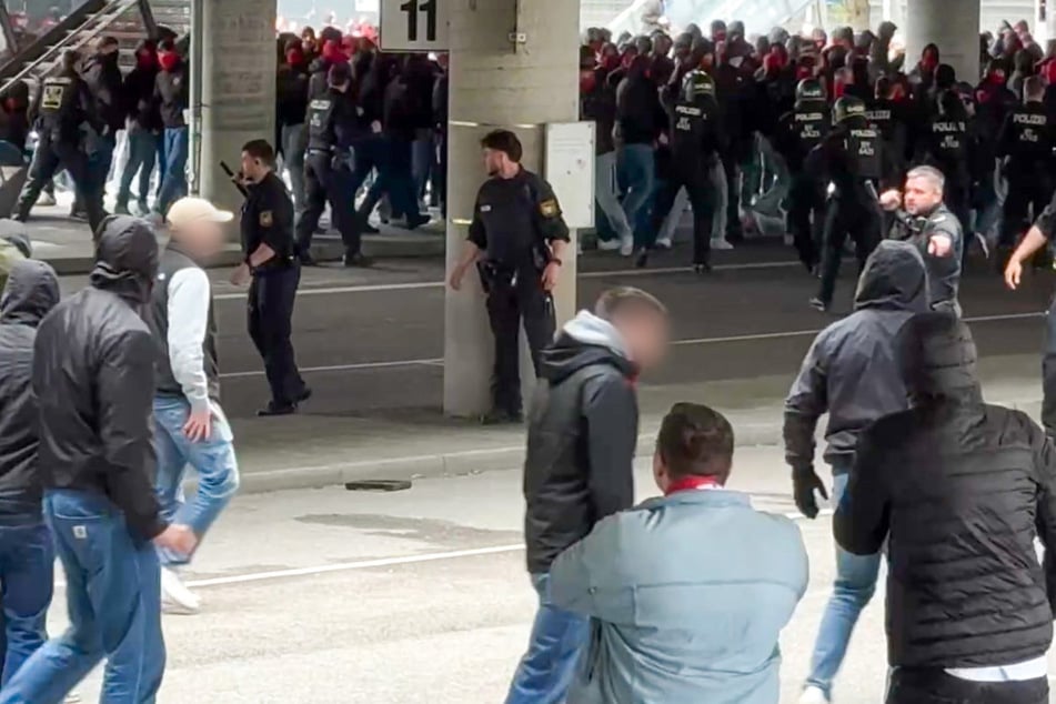 Jede Menge Ultras waren vor Ort.