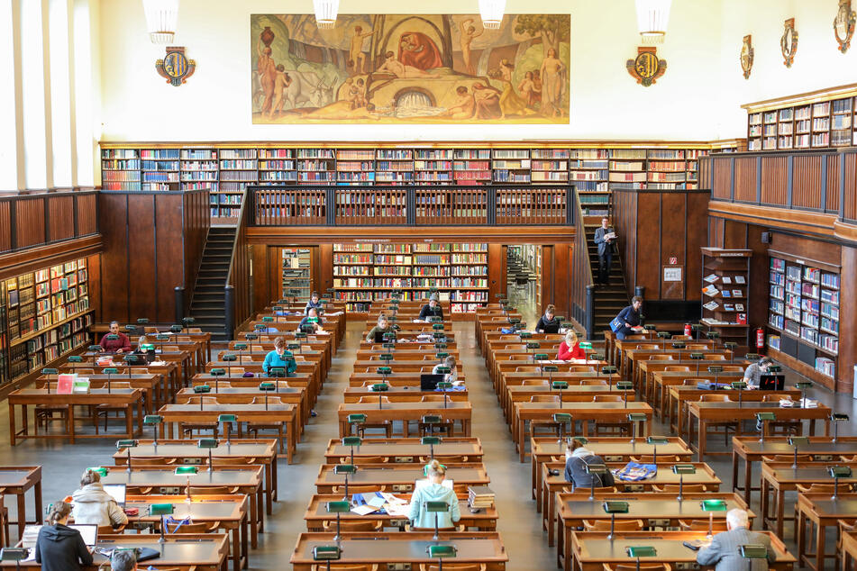 Bei der Führung kann man die Nationalbibliothek im Detail kennenlernen.