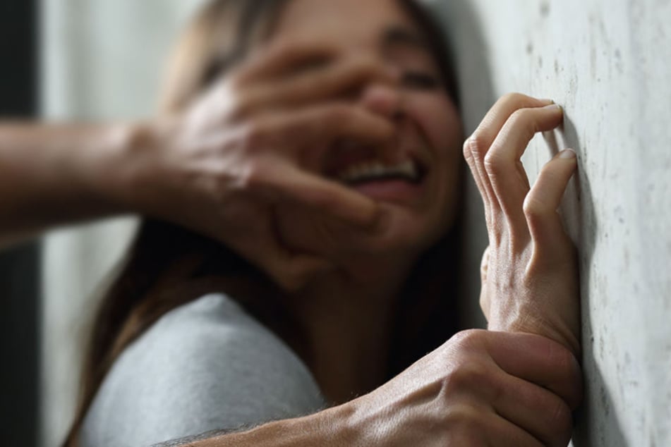 Mitarbeiter des Sicherheitsdienstes alarmierten nach Hinweisen die Polizei. (Symbolbild)