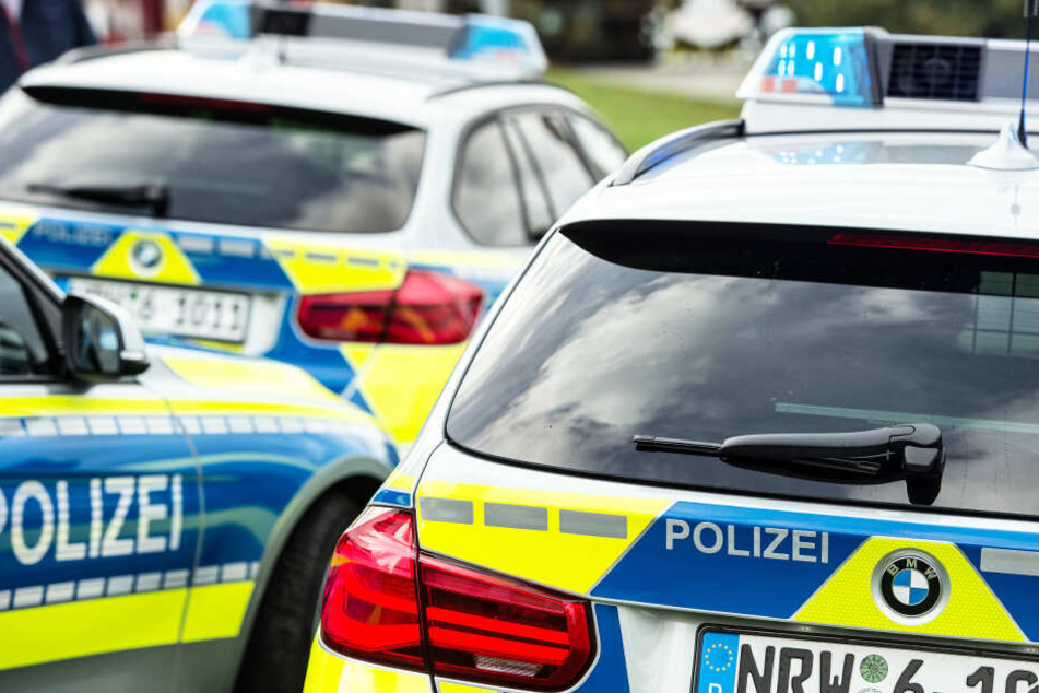 Die Polizei ermittelt zu dem Vorfall und sucht Zeugen (Symbolbild).