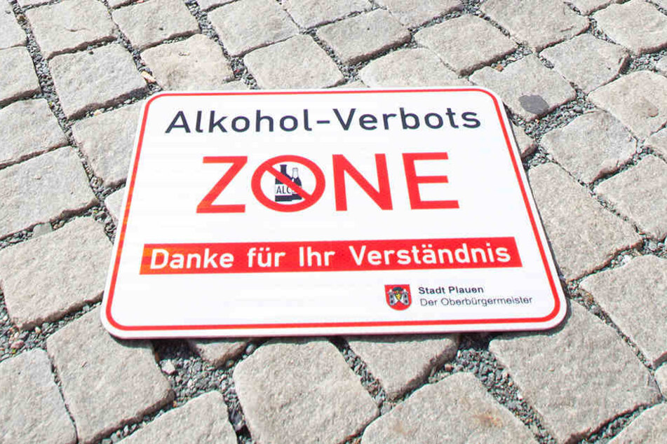 Keine vollen Flaschen mehr in Plauen: Polizei, Stadt, Händler und Verkehrsbetrieb sind sehr zufrieden mit dem Alkoholverbot.